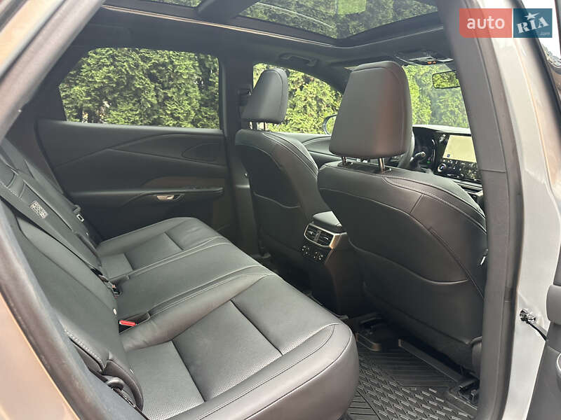 Внедорожник / Кроссовер Lexus RX 2024 в Киеве