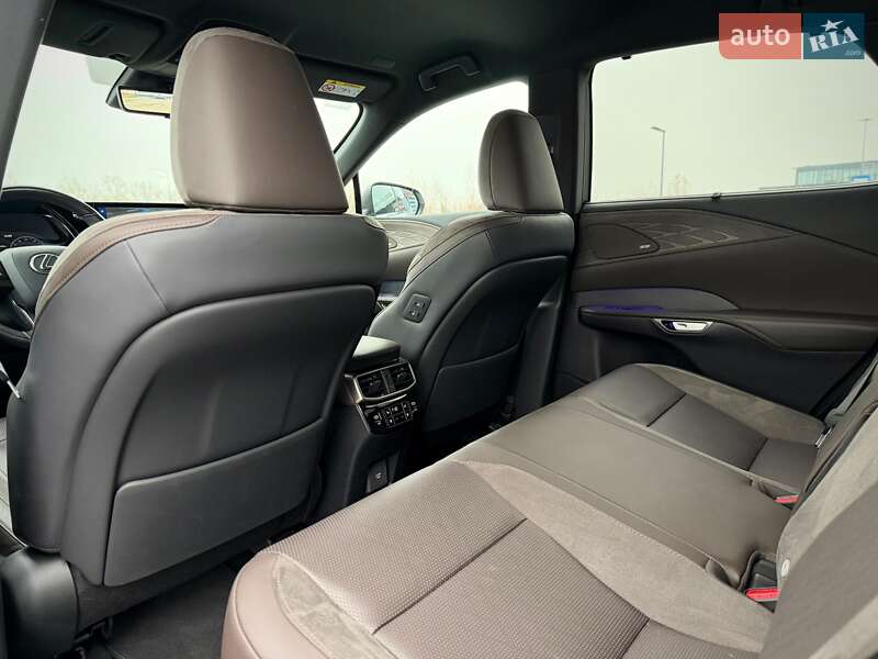 Внедорожник / Кроссовер Lexus RX 2024 в Киеве