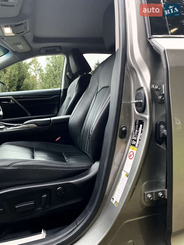 Внедорожник / Кроссовер Lexus RX 2019 в Ровно