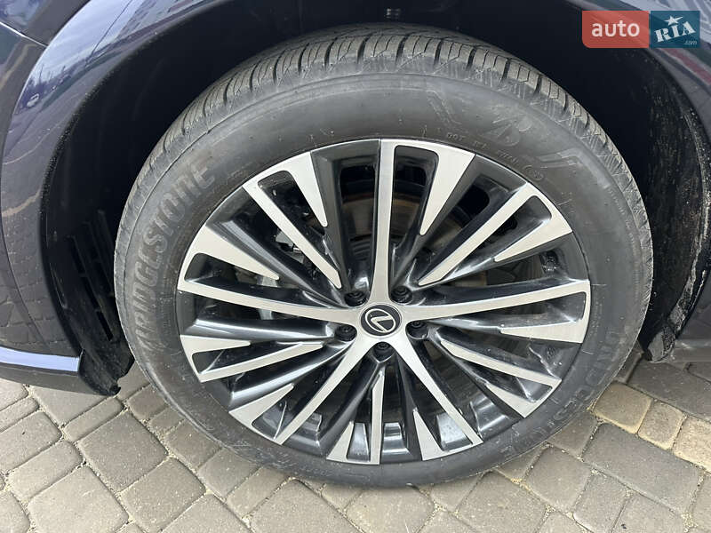Внедорожник / Кроссовер Lexus RX 2025 в Виннице