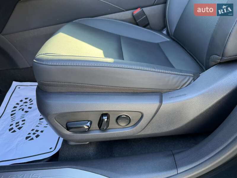 Позашляховик / Кросовер Lexus RX 2025 в Рівному