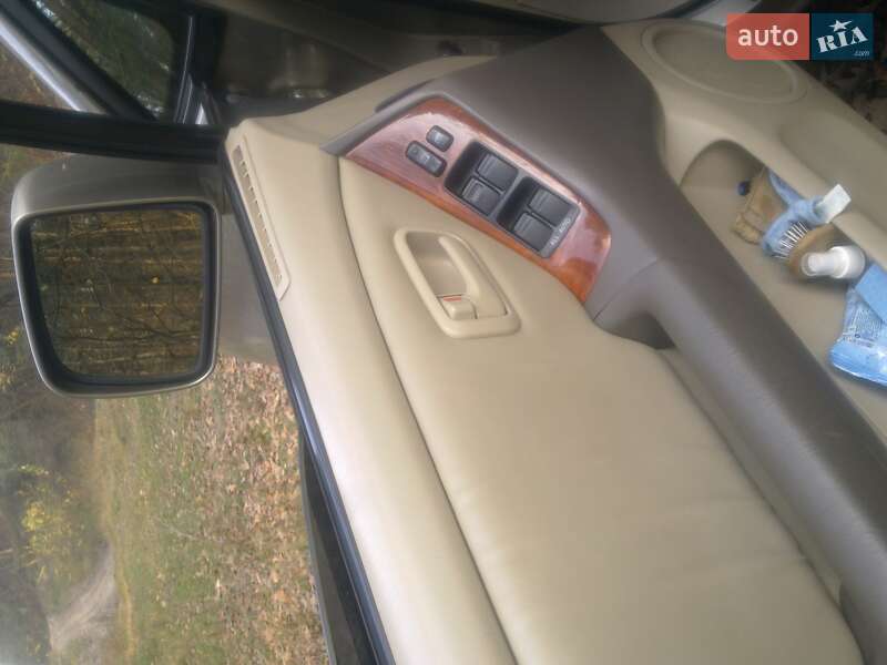 Позашляховик / Кросовер Lexus RX 1999 в Броварах