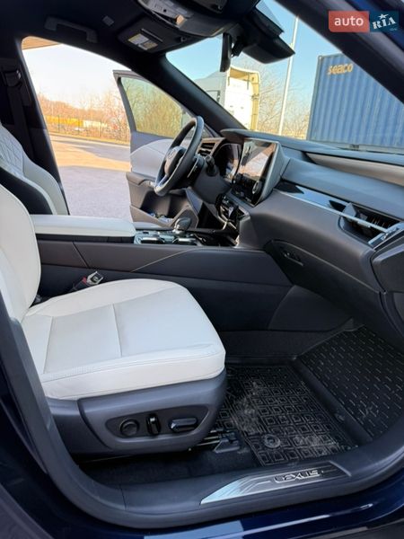 Внедорожник / Кроссовер Lexus RX 2023 в Днепре