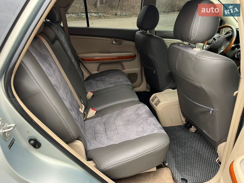 Внедорожник / Кроссовер Lexus RX 2004 в Городище