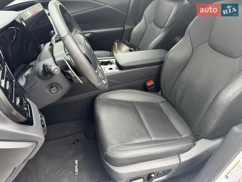 Позашляховик / Кросовер Lexus RX 2023 в Києві фото 17 Позашляховик / Кросовер Lexus RX 2023 в Києві
