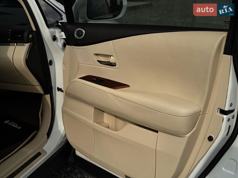 Внедорожник / Кроссовер Lexus RX 2015 в Черновцах