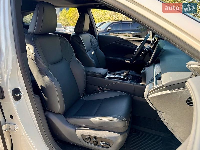 Внедорожник / Кроссовер Lexus RX 2023 в Киеве