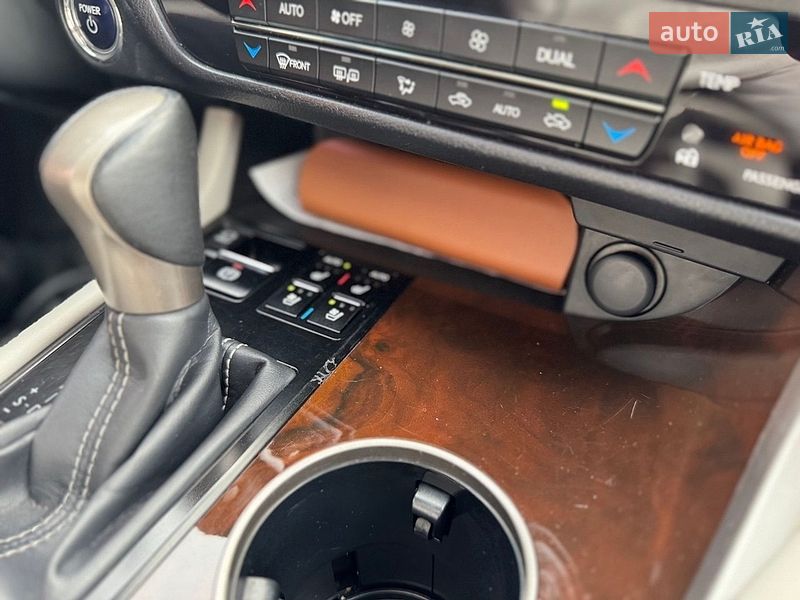 Внедорожник / Кроссовер Lexus RX 2018 в Киеве