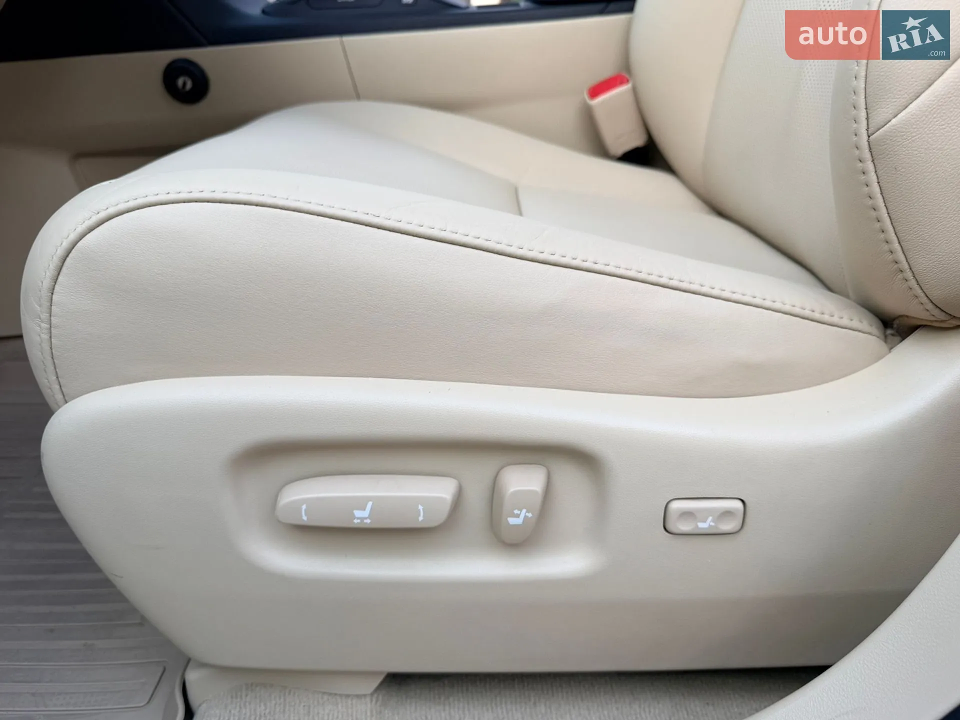 Lexus RX 2011 VIN 2T2BK1BA8BC103122 фото оголошення 15 з 101