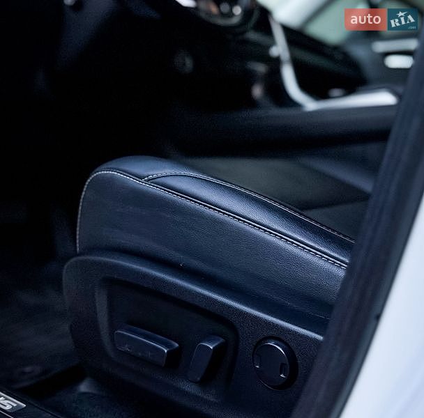 Внедорожник / Кроссовер Lexus RX 2018 в Тернополе