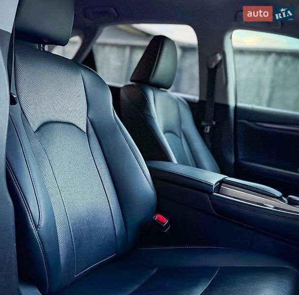 Внедорожник / Кроссовер Lexus RX 2018 в Тернополе