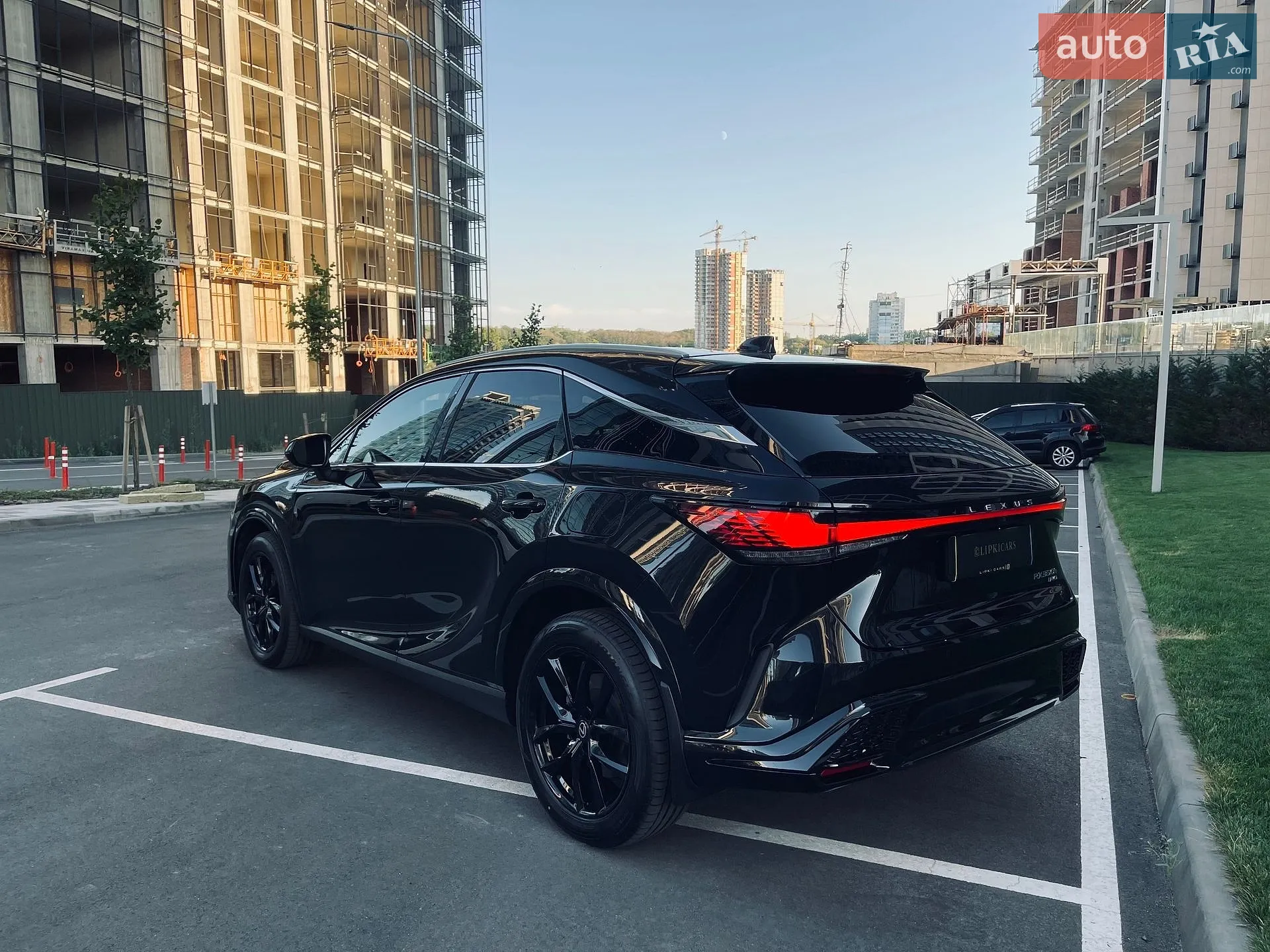 2025 Lexus RX - фото 1