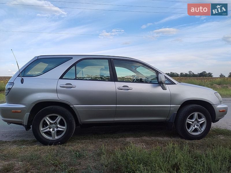 Внедорожник / Кроссовер Lexus RX 1999 в Днепре