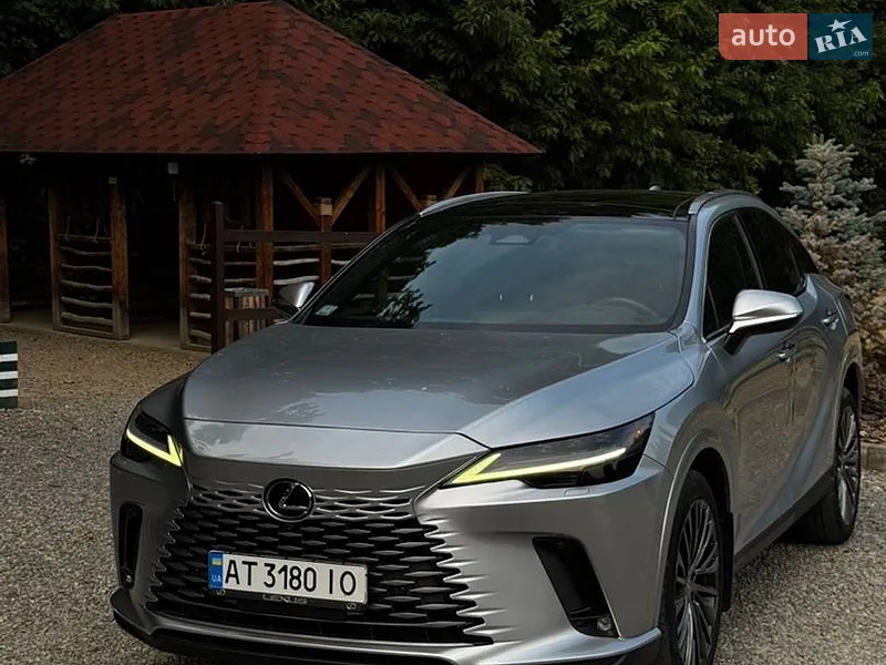 Lexus RX 2023