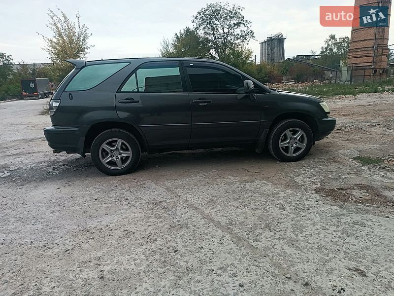 Внедорожник / Кроссовер Lexus RX 2002 в Тернополе