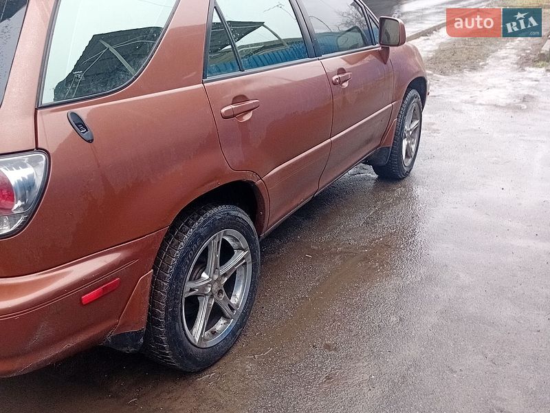 Позашляховик / Кросовер Lexus RX 2001 в Полтаві