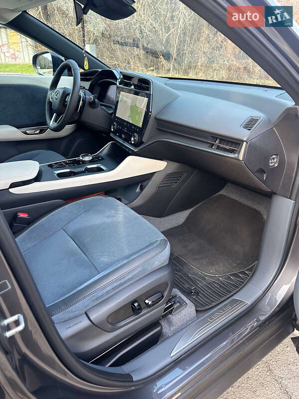 Внедорожник / Кроссовер Lexus RZ 2023 в Днепре фото 40 Внедорожник / Кроссовер Lexus RZ 2023 в Днепре