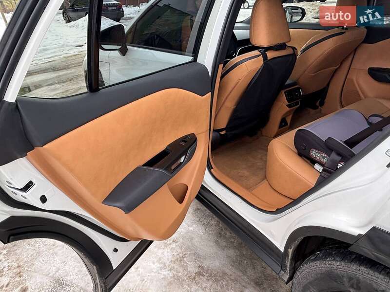 Внедорожник / Кроссовер Lexus RZ 2024 в Ивано-Франковске