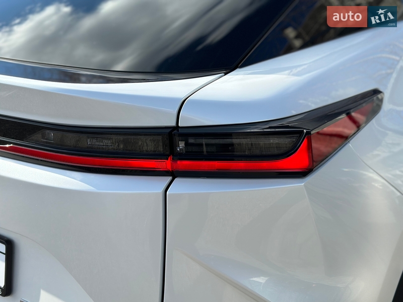 Позашляховик / Кросовер Lexus RZ 2024 в Києві