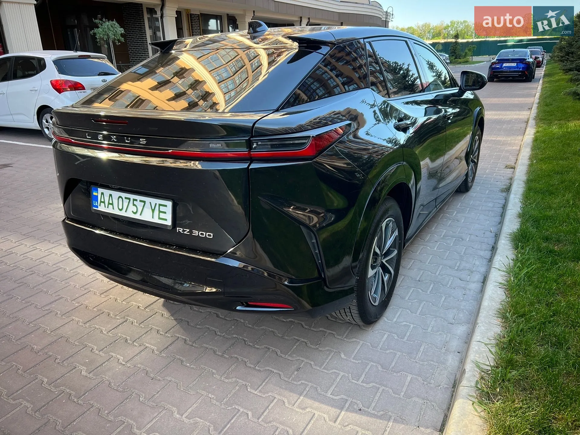 2024 Lexus RZ - мініатюра 3
