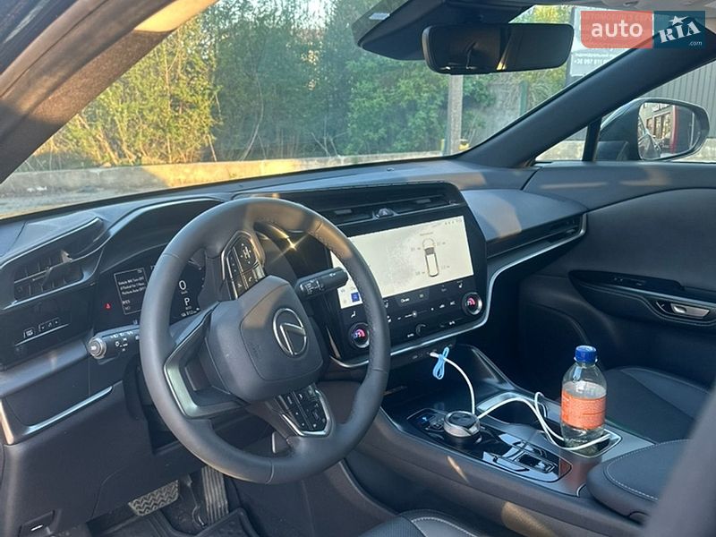 Внедорожник / Кроссовер Lexus RZ 2025 в Бучаче