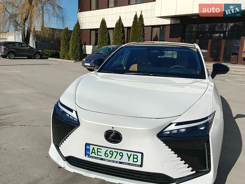 Lexus RZ