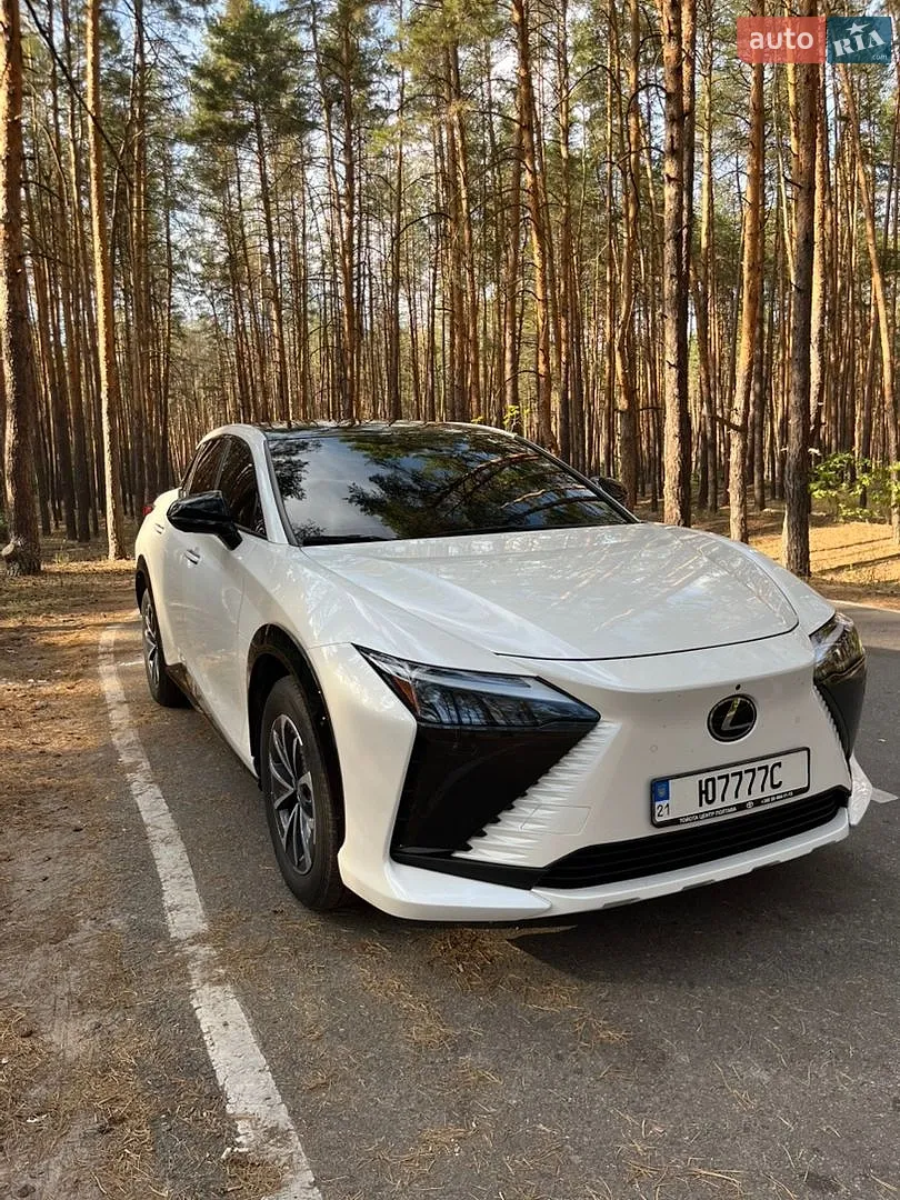 2023 Lexus RZ - фото 1