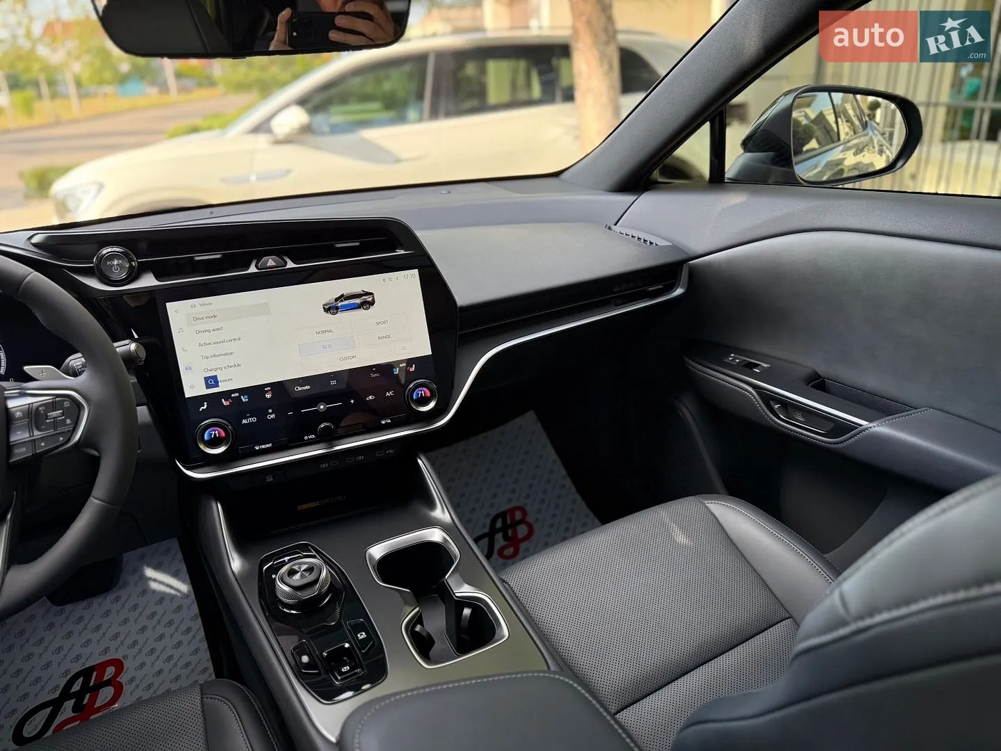 2024 Lexus RZ - мініатюра 37