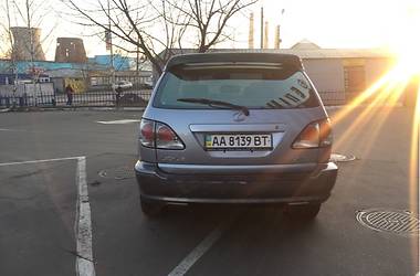 Внедорожник / Кроссовер Lexus SC 2002 в Киеве