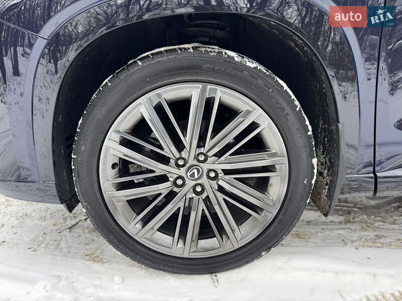 Позашляховик / Кросовер Lexus TX 2024 в Києві
