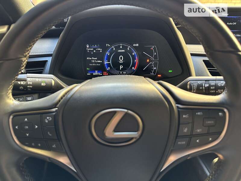 Позашляховик / Кросовер Lexus UX 2018 в Львові