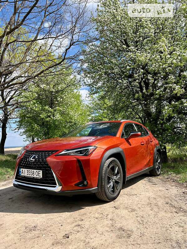 Внедорожник / Кроссовер Lexus UX 2018 в Киеве