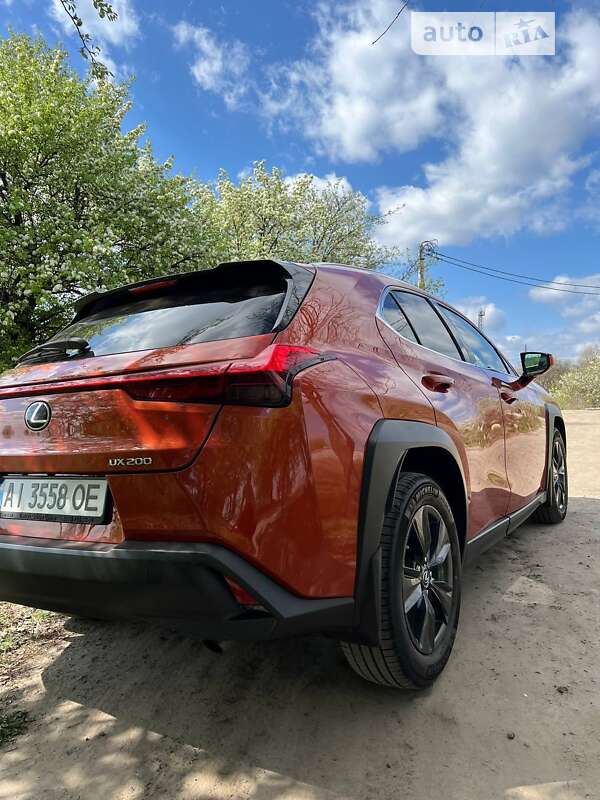 Внедорожник / Кроссовер Lexus UX 2018 в Киеве