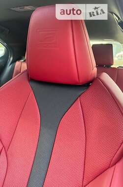 Внедорожник / Кроссовер Lexus UX 2020 в 