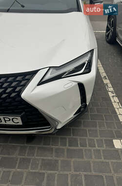 Внедорожник / Кроссовер Lexus UX 2020 в 
