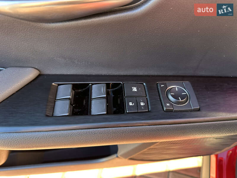 Позашляховик / Кросовер Lexus UX 2019 в Одесі