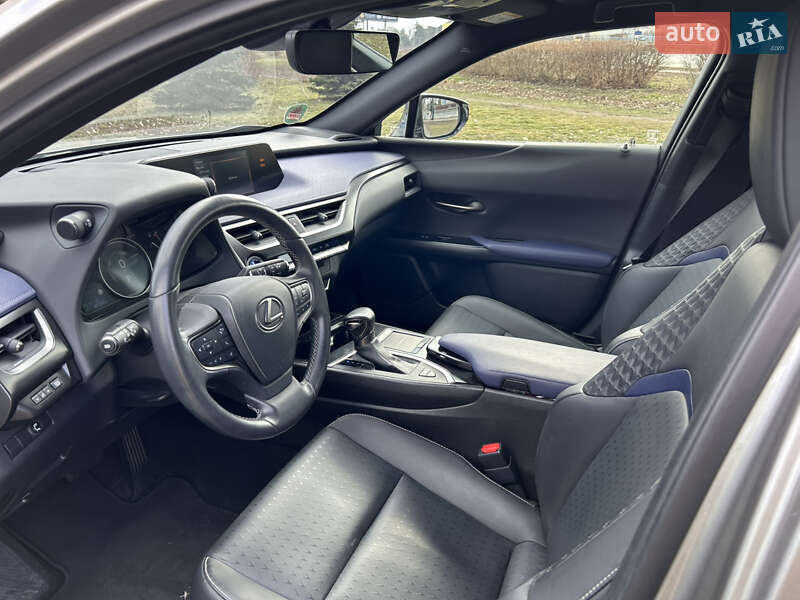 Внедорожник / Кроссовер Lexus UX 2020 в Киеве