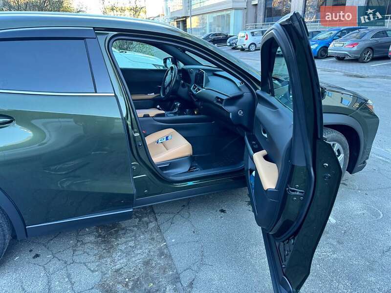 Внедорожник / Кроссовер Lexus UX 2022 в Киеве
