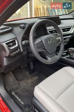 Внедорожник / Кроссовер Lexus UX 2021 в 