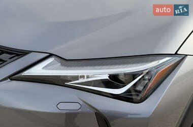 Внедорожник / Кроссовер Lexus UX 2020 в 