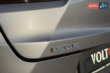 Внедорожник / Кроссовер Lexus UX 2020 в 
