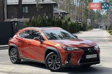 Позашляховик / Кросовер Lexus UX 2018 в 