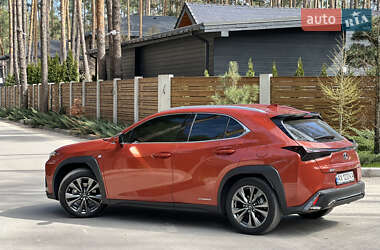 Позашляховик / Кросовер Lexus UX 2018 в 