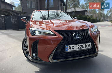 Позашляховик / Кросовер Lexus UX 2018 в 