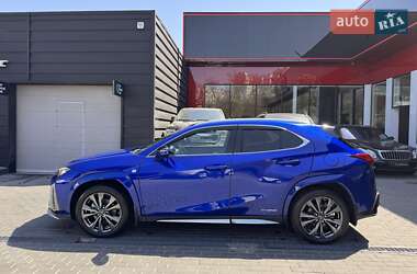 Позашляховик / Кросовер Lexus UX 2021 в 