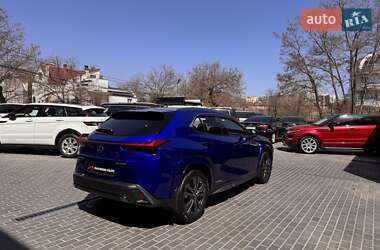 Позашляховик / Кросовер Lexus UX 2021 в 
