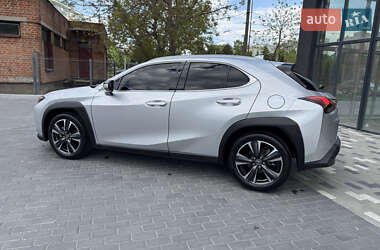 Внедорожник / Кроссовер Lexus UX 2020 в 