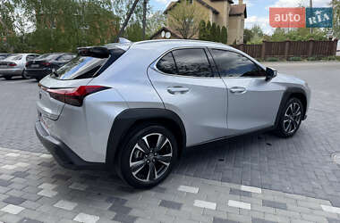 Внедорожник / Кроссовер Lexus UX 2020 в 