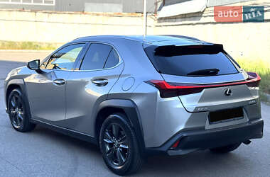Внедорожник / Кроссовер Lexus UX 2019 в 