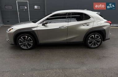 Позашляховик / Кросовер Lexus UX 2021 в 